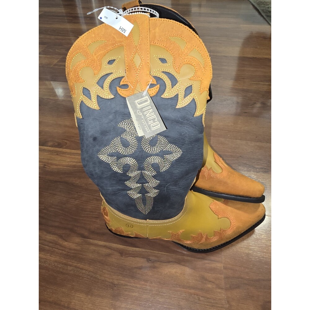 DINGO Women's Statement Leather Flame Detail Western Boots Snip Toe Size 8 NWT - Picture 2 of 16